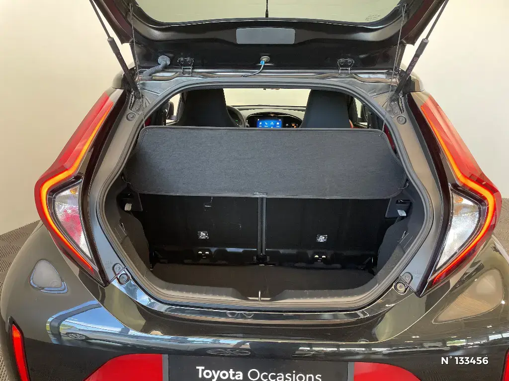TOYOTA AYGO X - Miniature 10