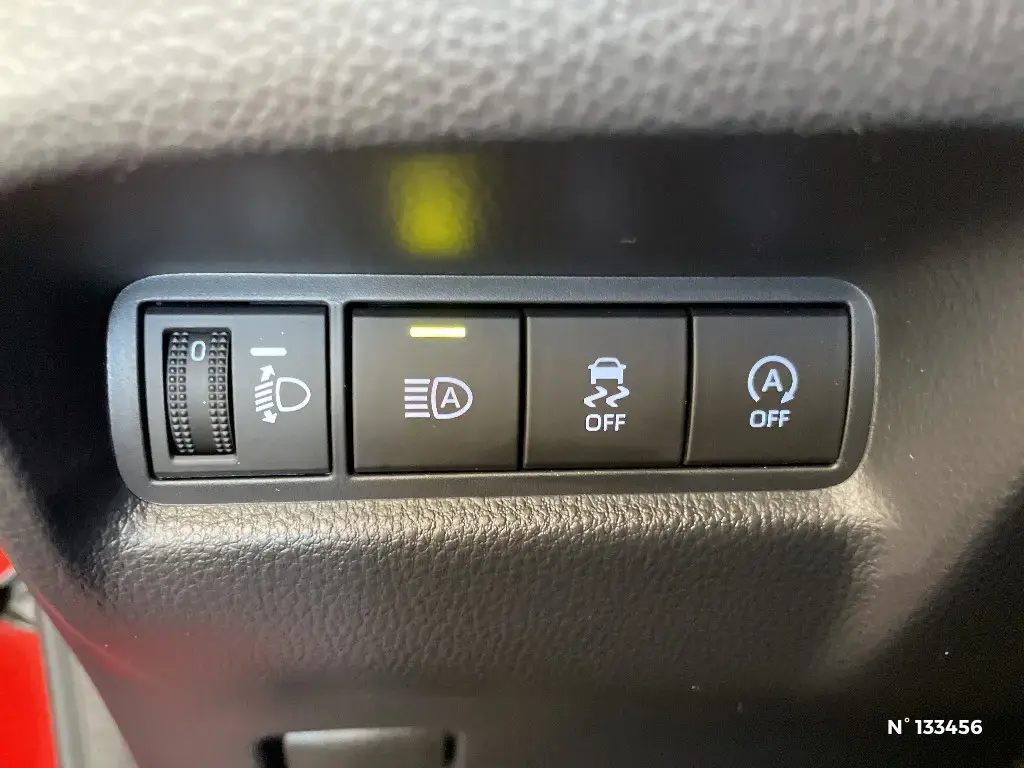 TOYOTA AYGO X - Miniature 11