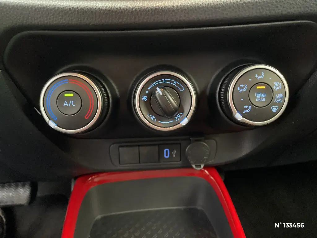 TOYOTA AYGO X - Miniature 12