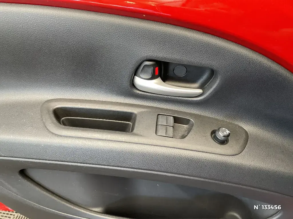 TOYOTA AYGO X - Miniature 16