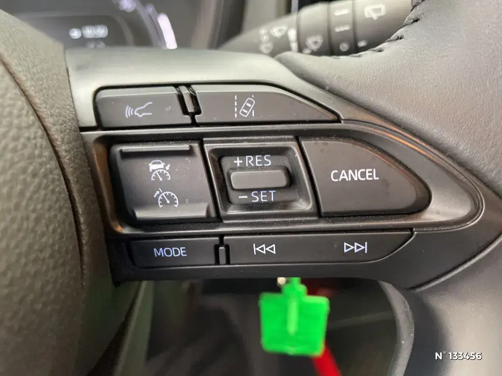 TOYOTA AYGO X - Miniature 18