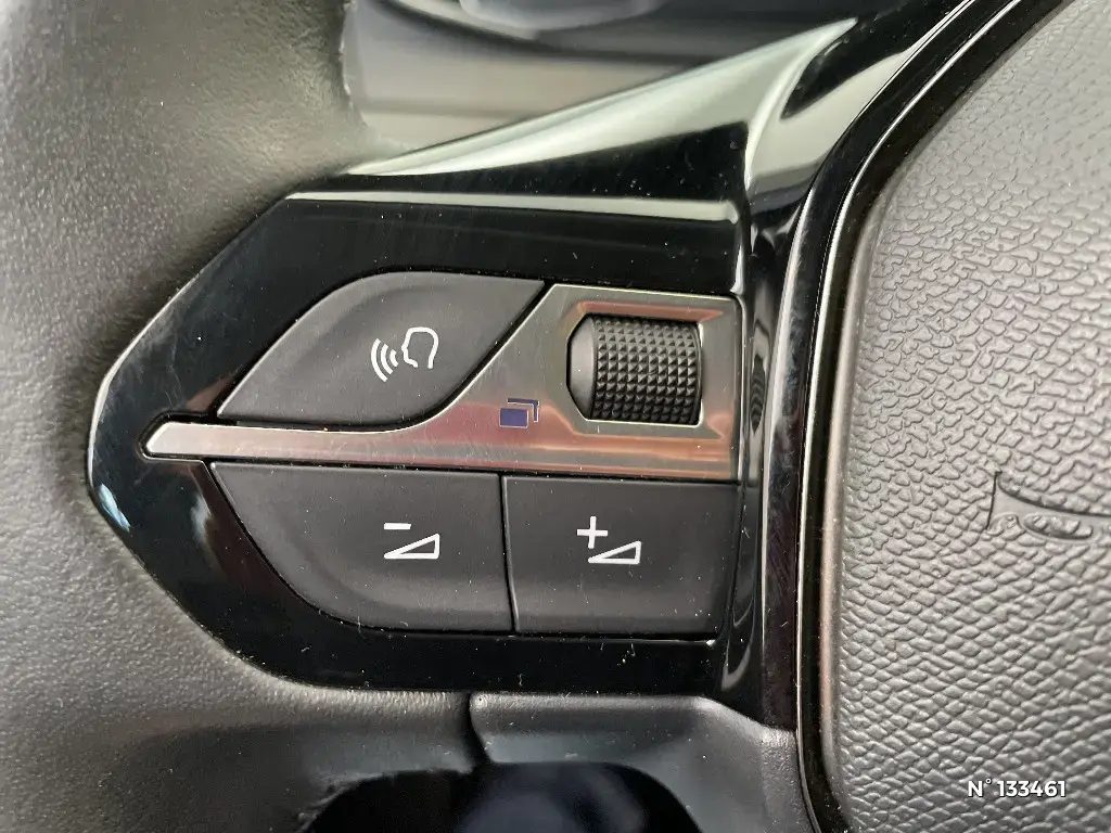 PEUGEOT 2008 II - Miniature 18