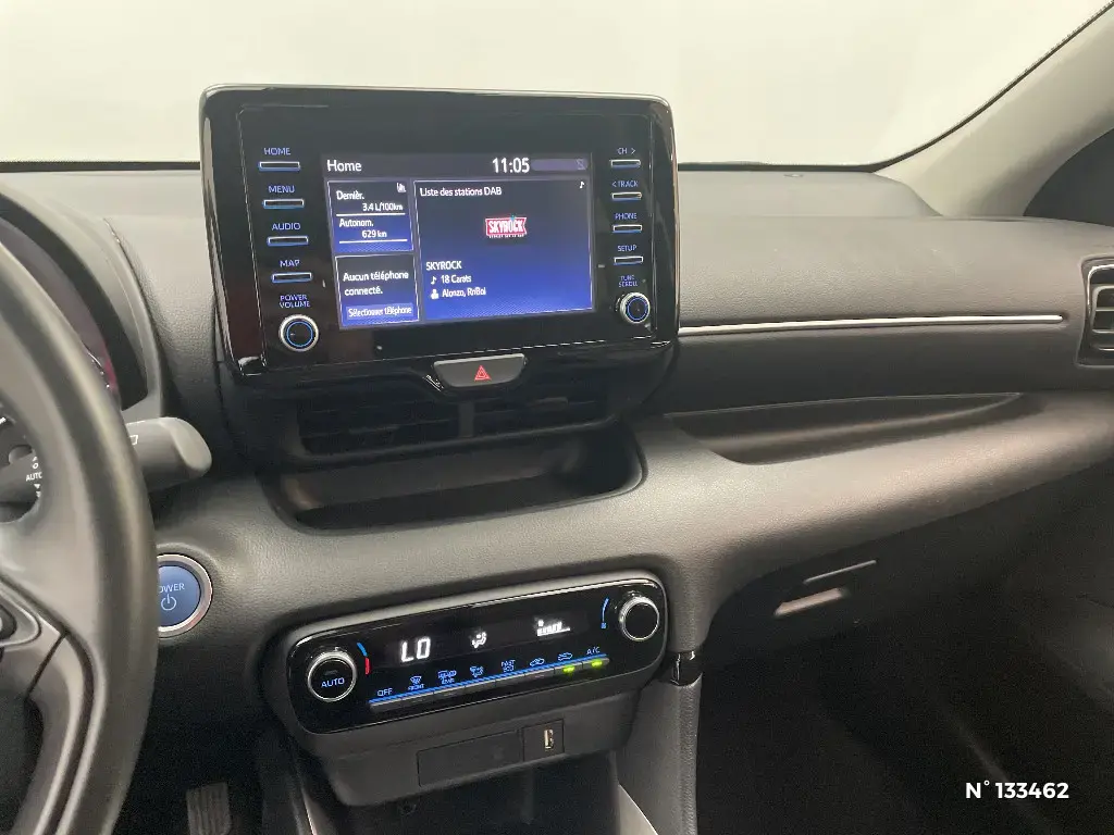 TOYOTA YARIS IV - Miniature 7