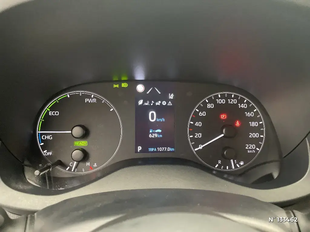 TOYOTA YARIS IV - Miniature 8