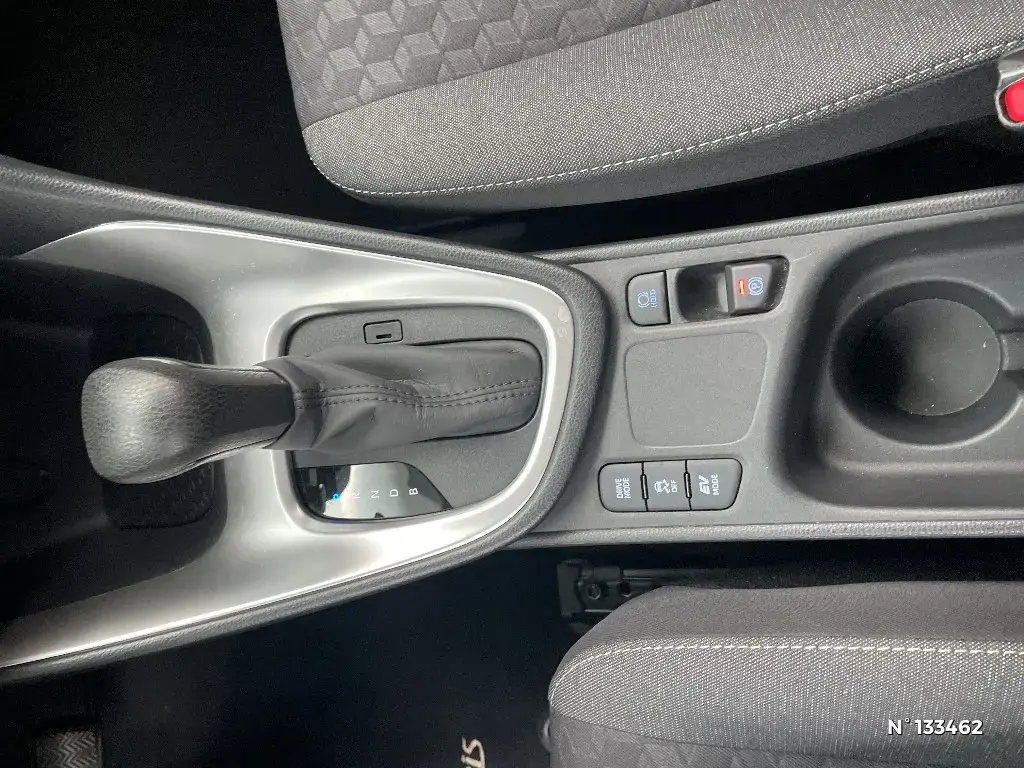 TOYOTA YARIS IV - Miniature 22