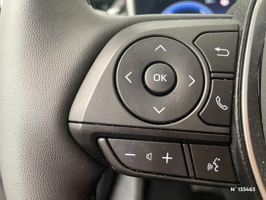 TOYOTA COROLLA XII - Miniature 13