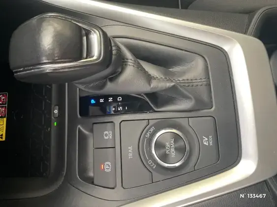 TOYOTA RAV4 V - voiture d'occasion - Photo 36