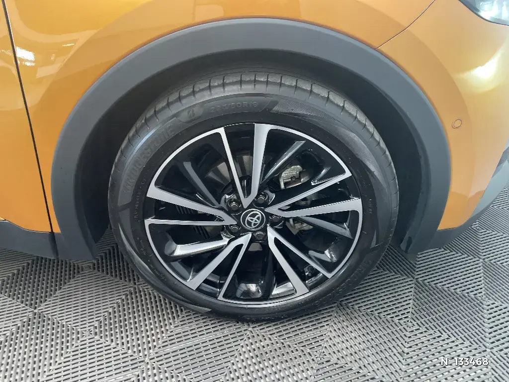 TOYOTA C-HR II - Miniature 5