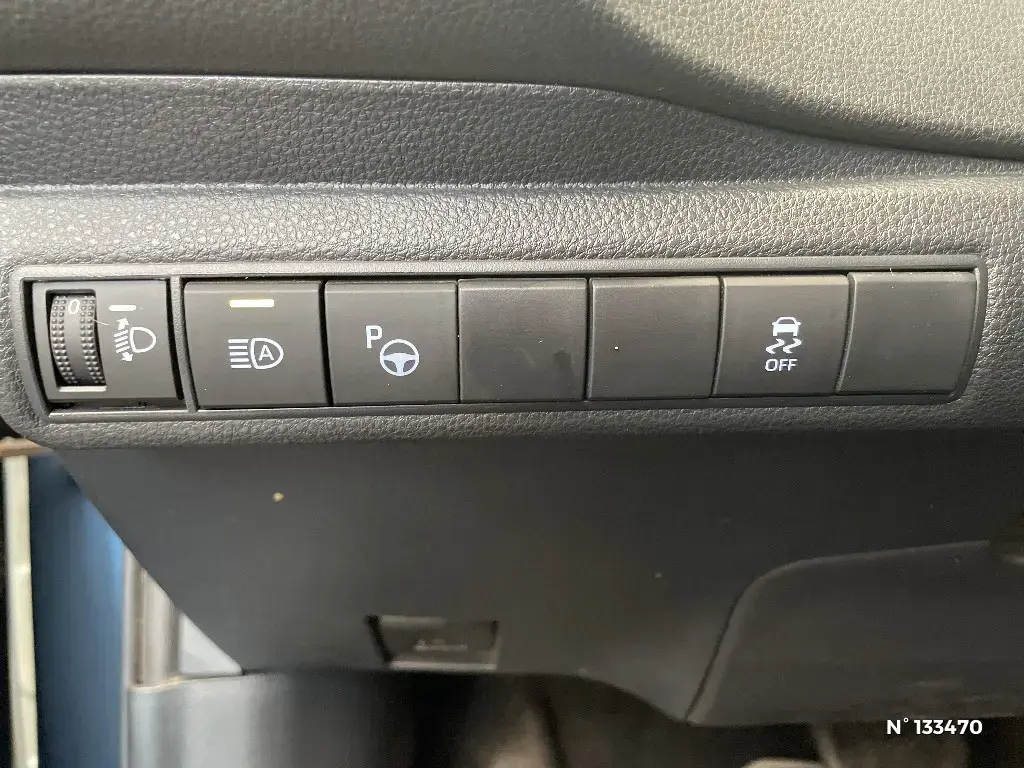 TOYOTA COROLLA XII - Miniature 11