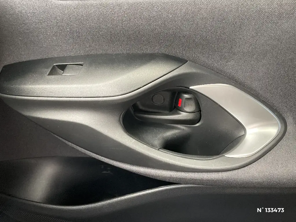 TOYOTA YARIS CROSS I - Miniature 16