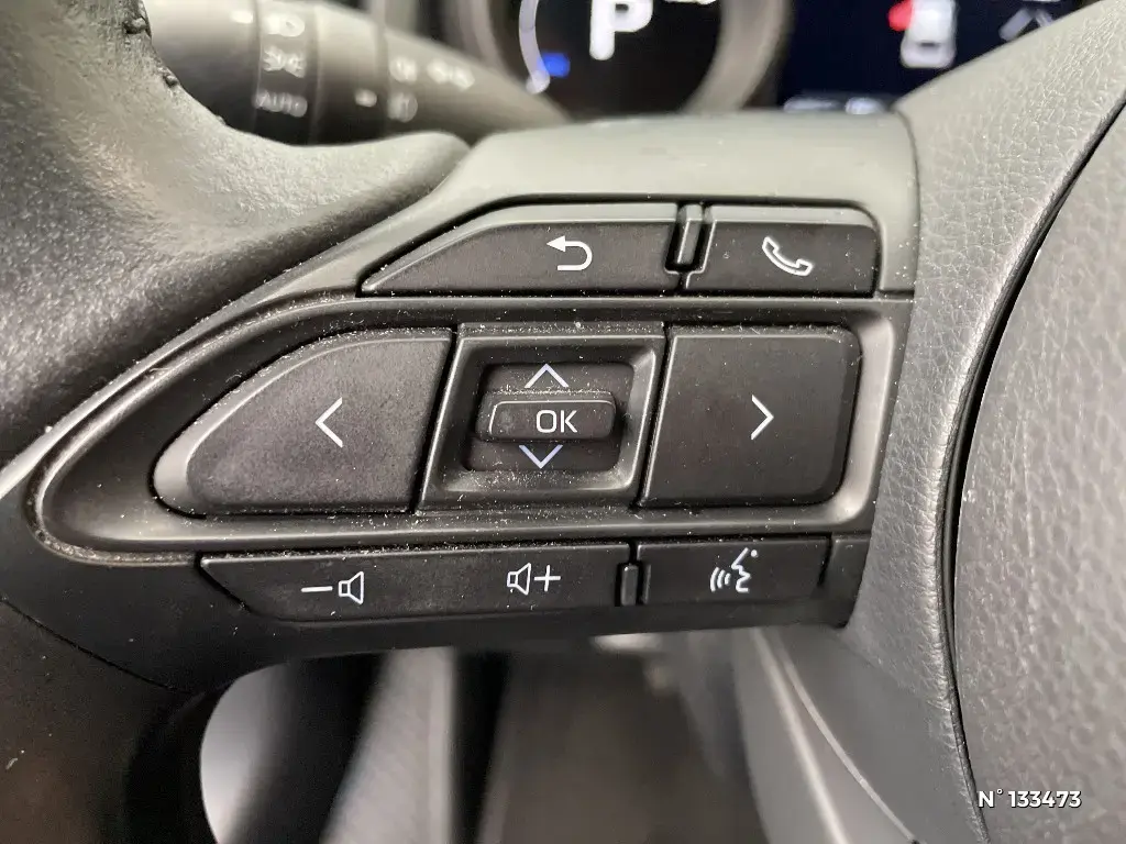 TOYOTA YARIS CROSS I - Miniature 18