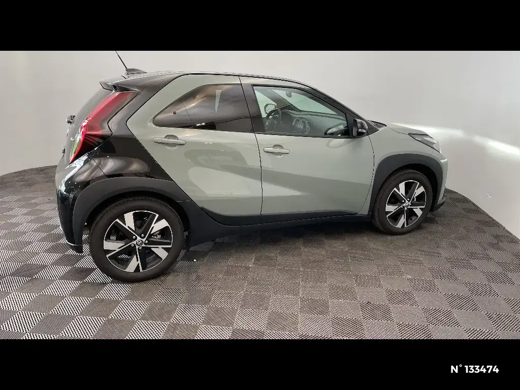 TOYOTA AYGO X - Miniature 3