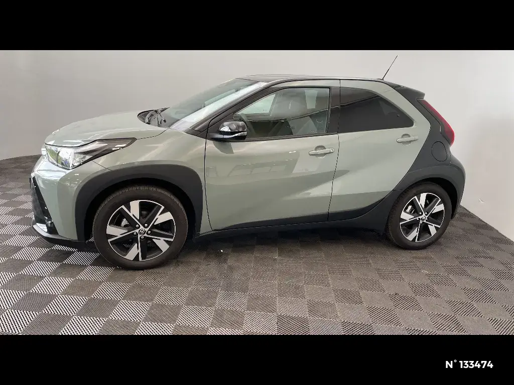 TOYOTA AYGO X - Miniature 4