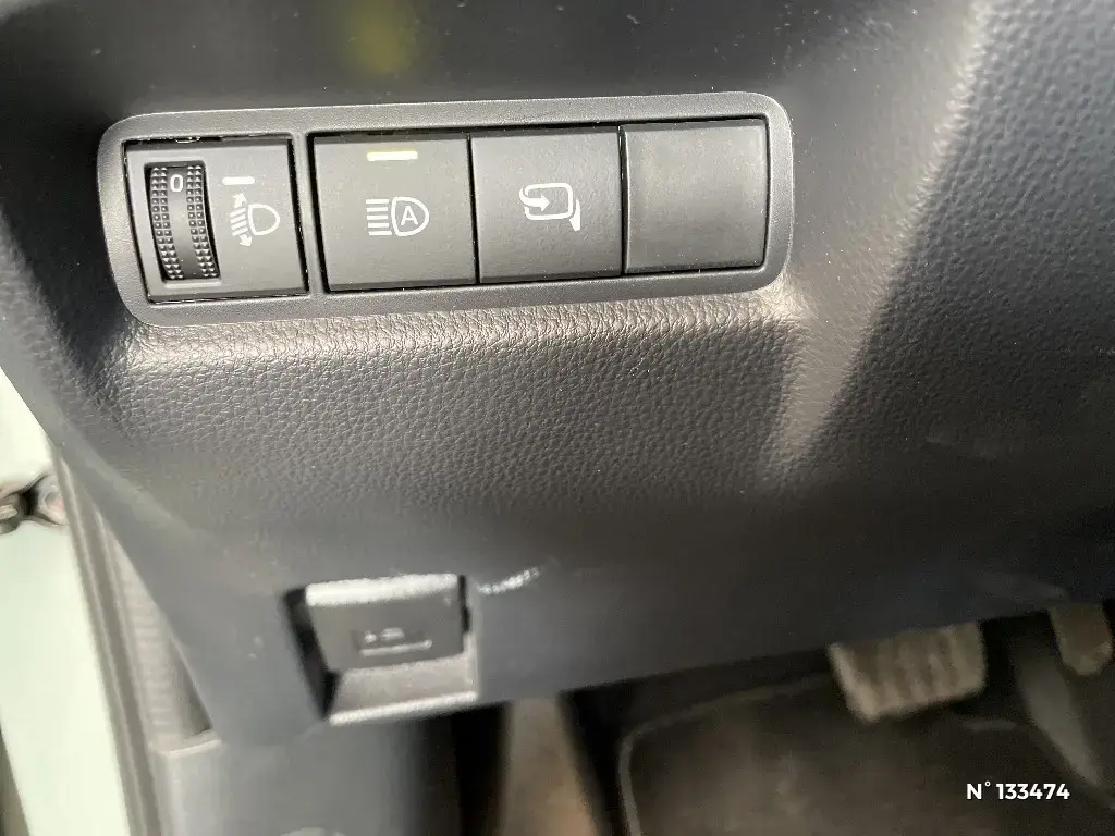 TOYOTA AYGO X - Miniature 11