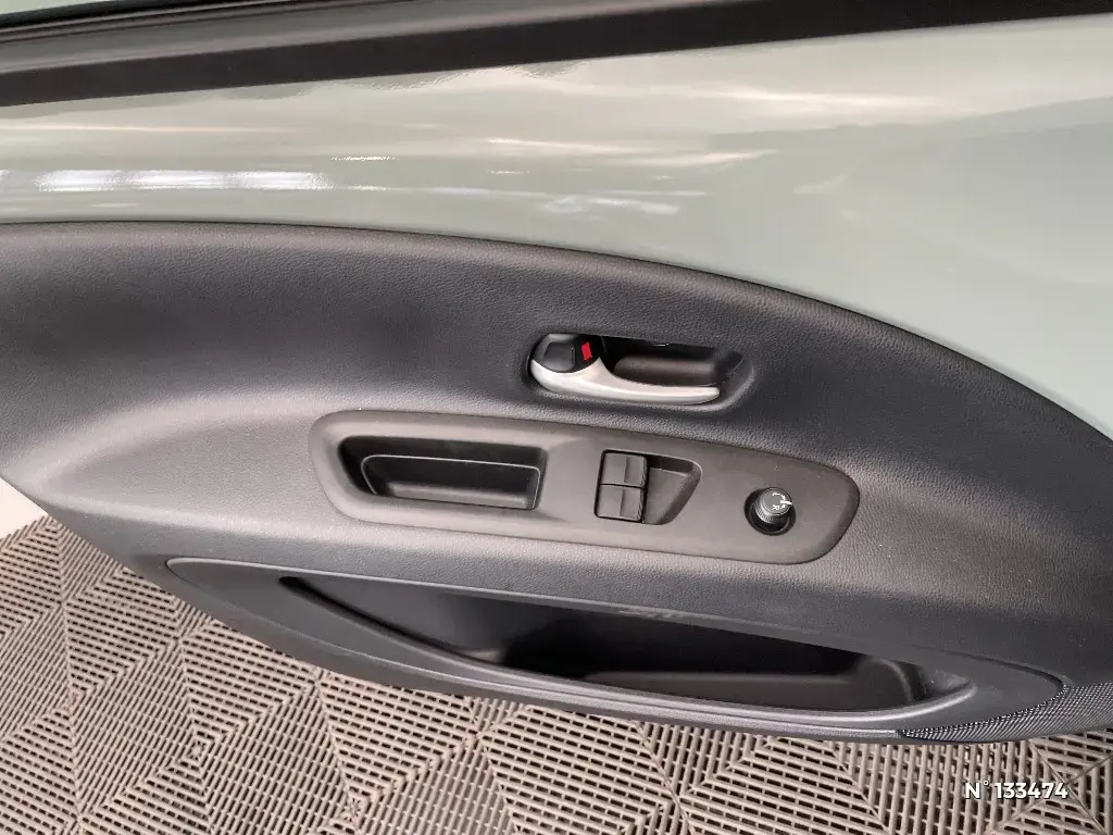 TOYOTA AYGO X - Miniature 12