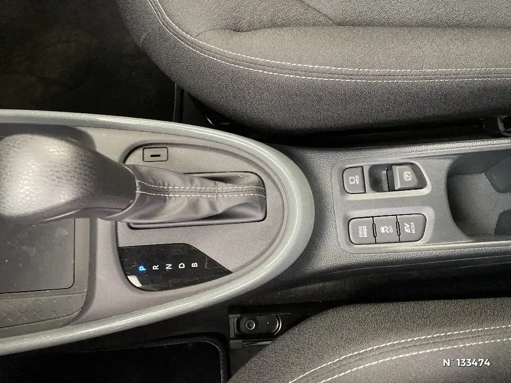TOYOTA AYGO X - Miniature 17