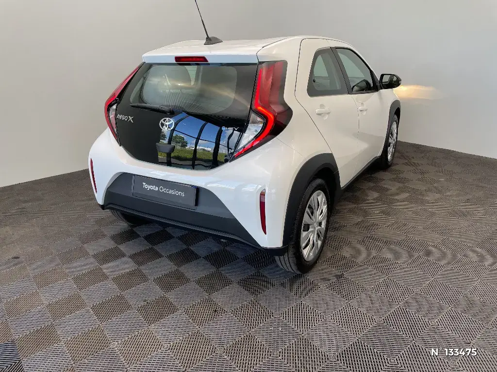 TOYOTA AYGO X - Miniature 2