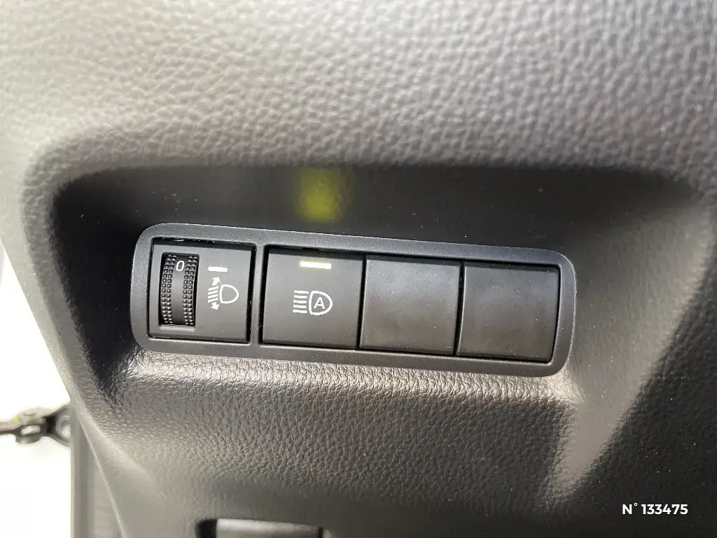 TOYOTA AYGO X - Miniature 11