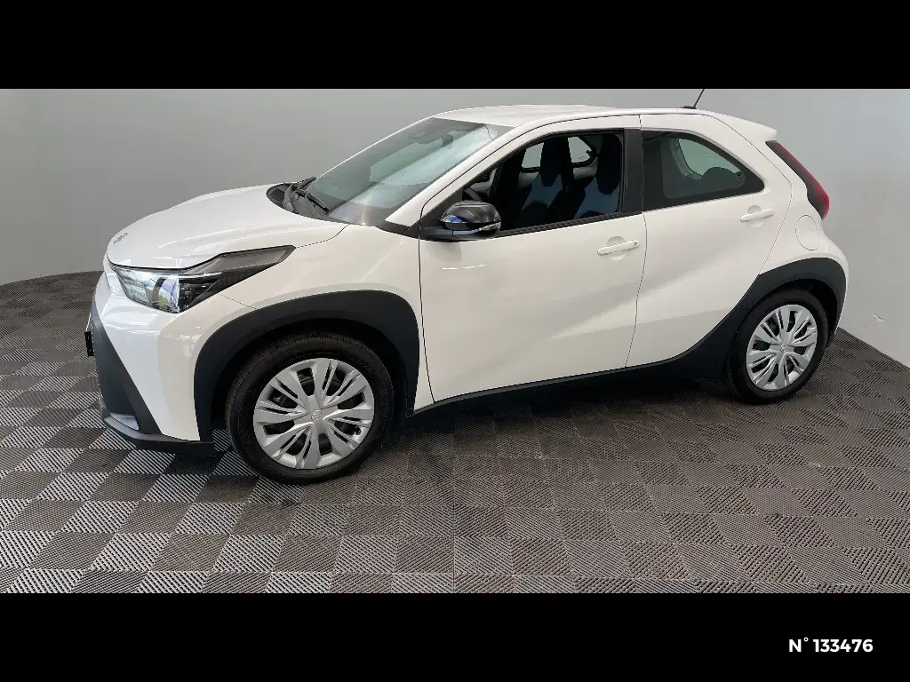 TOYOTA AYGO X - Miniature 4