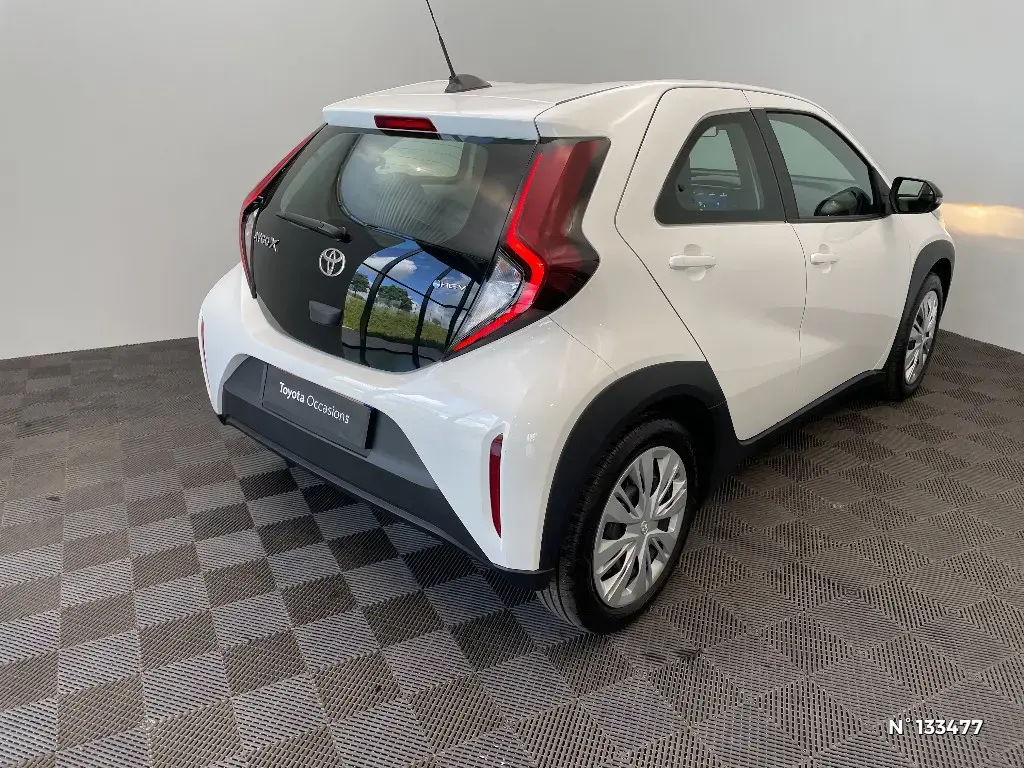 TOYOTA AYGO X - Miniature 2