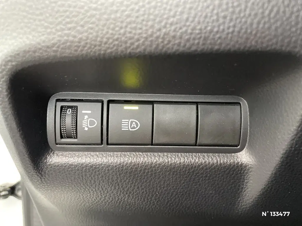 TOYOTA AYGO X - Miniature 11