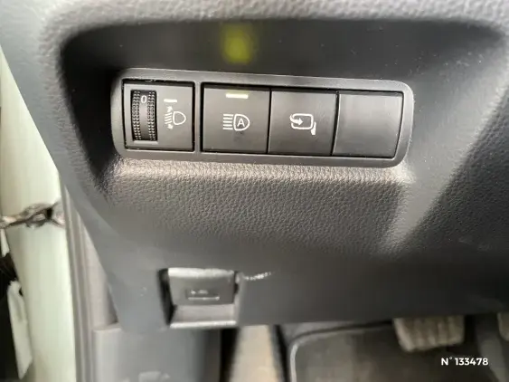 TOYOTA AYGO X - voiture d'occasion - Photo 15