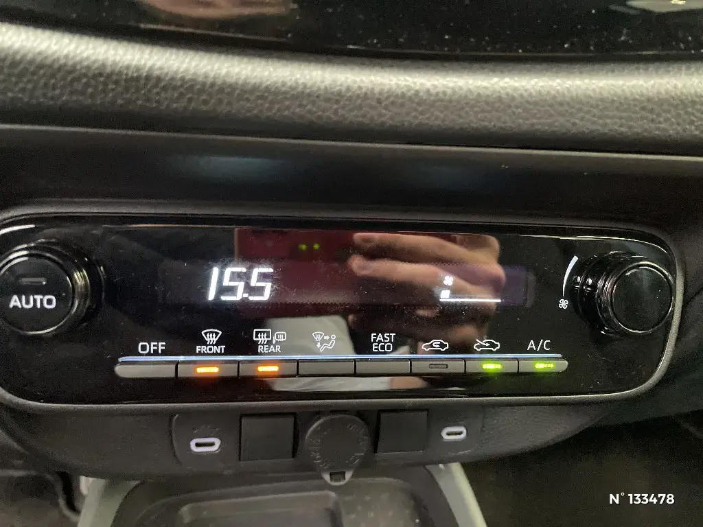 TOYOTA AYGO X - Miniature 19
