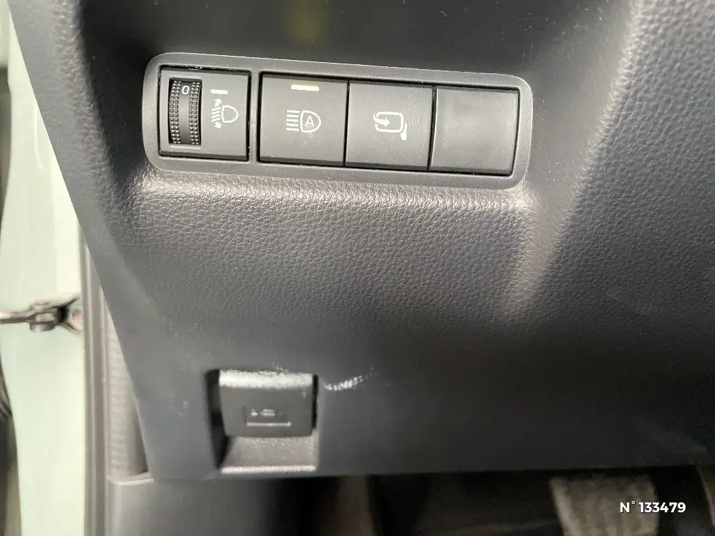TOYOTA AYGO X - Miniature 11