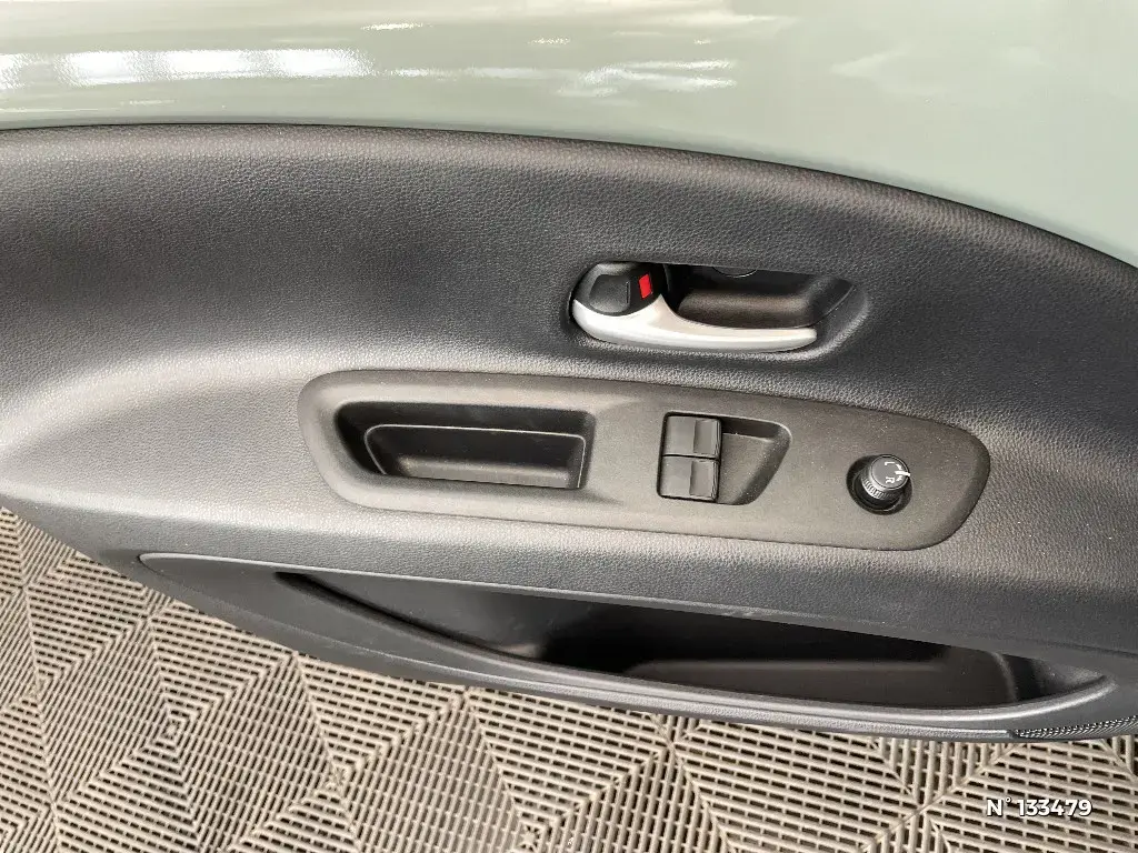 TOYOTA AYGO X - Miniature 12