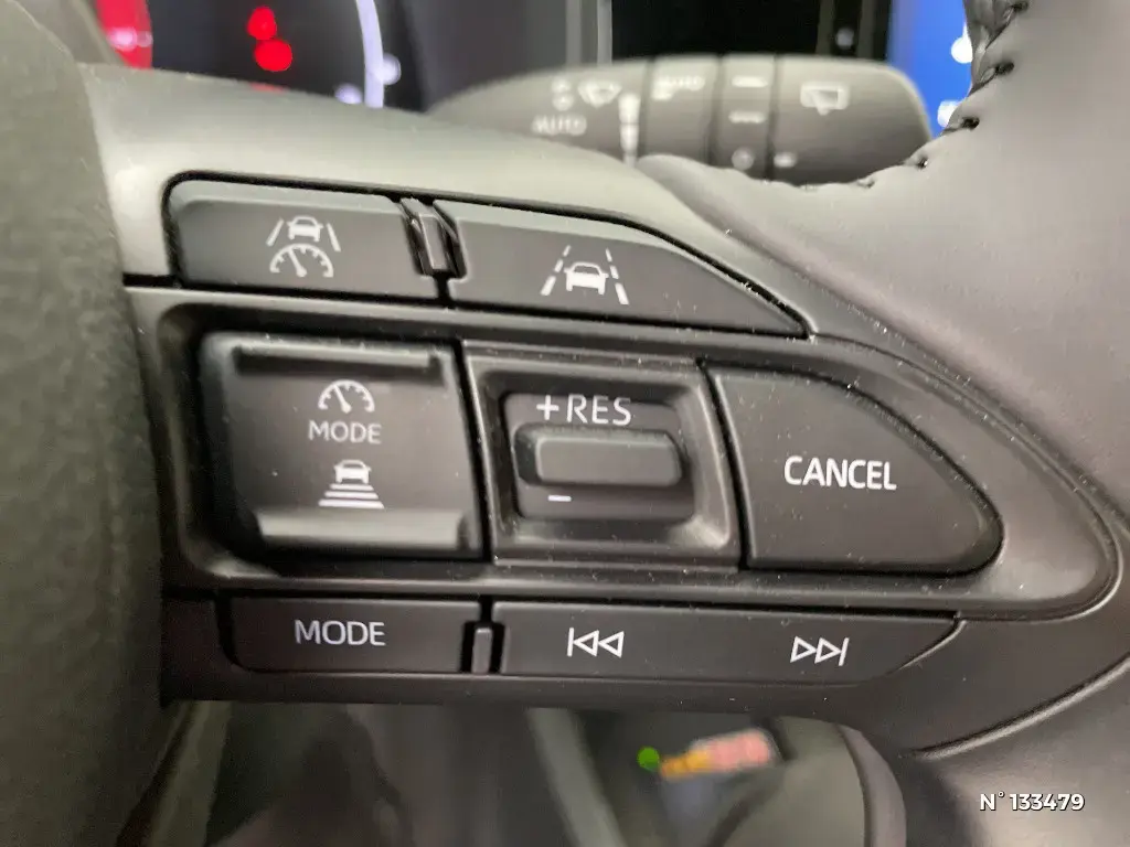 TOYOTA AYGO X - Miniature 14