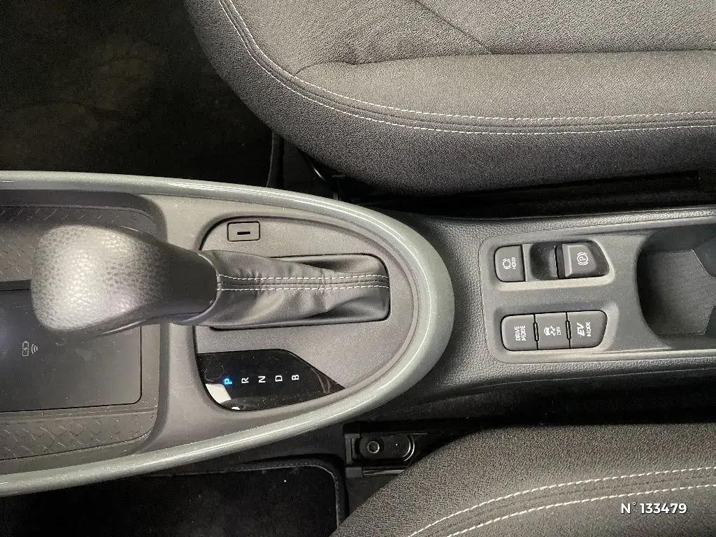 TOYOTA AYGO X - Miniature 17