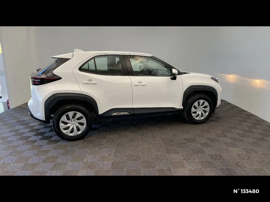 TOYOTA YARIS CROSS I - Miniature 3