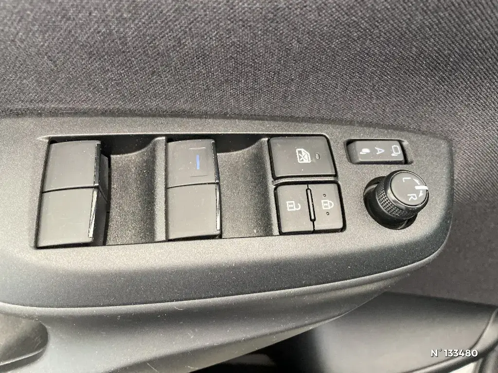 TOYOTA YARIS CROSS I - Miniature 13