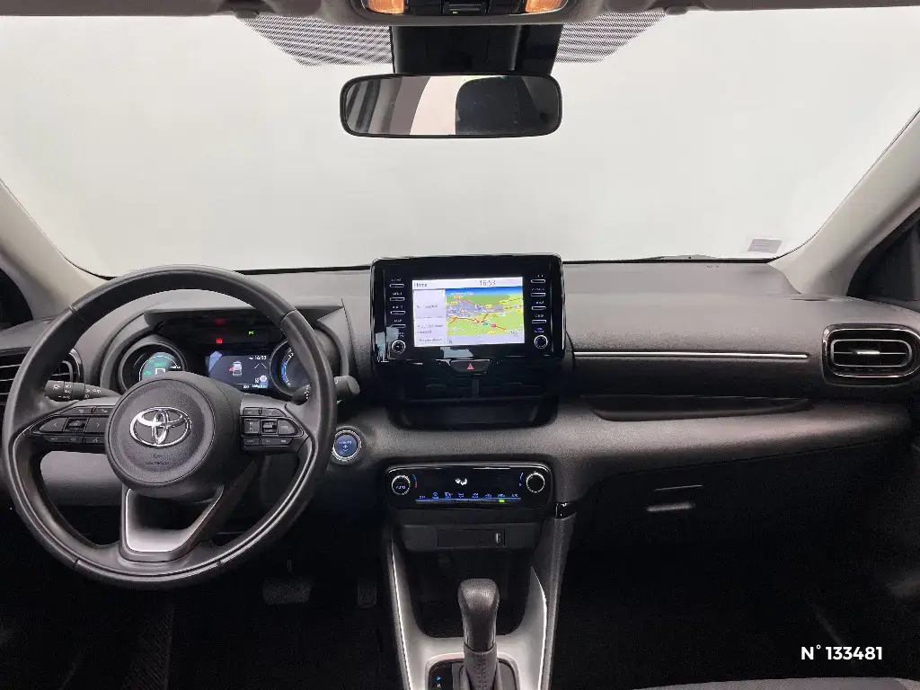 TOYOTA YARIS IV - Miniature 6