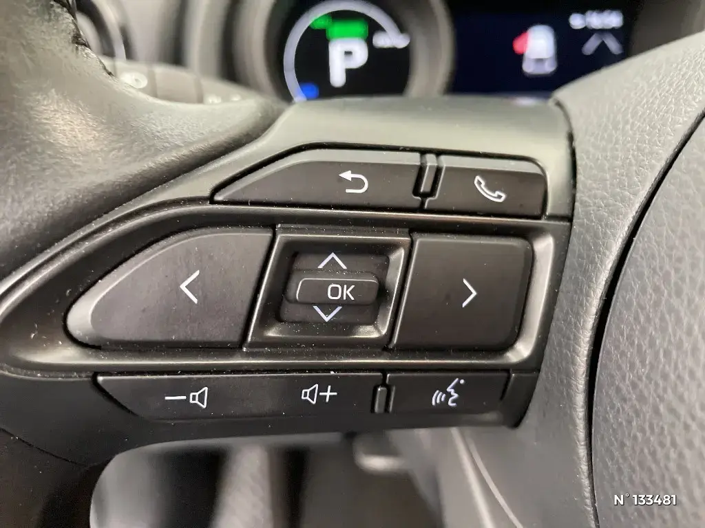 TOYOTA YARIS IV - Miniature 18