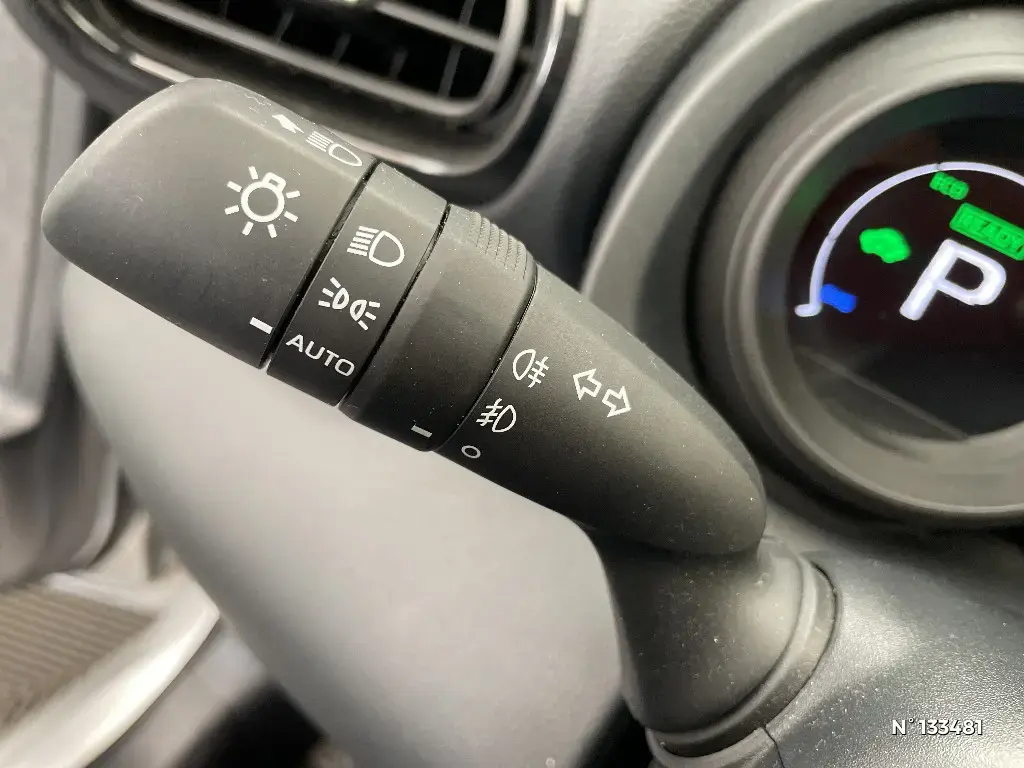 TOYOTA YARIS IV - Miniature 21