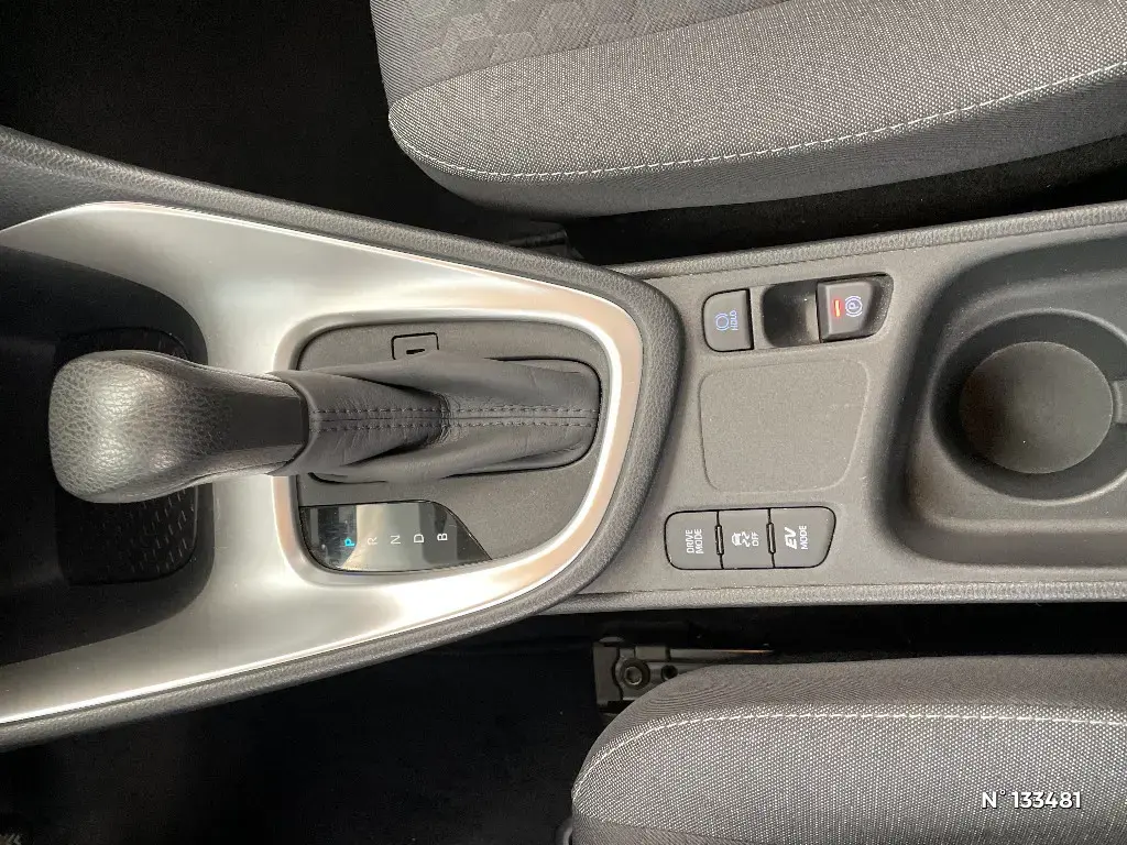 TOYOTA YARIS IV - Miniature 22