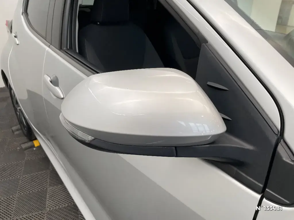 TOYOTA YARIS IV - Miniature 25