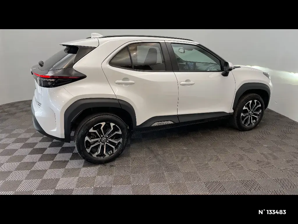 TOYOTA YARIS CROSS I - Miniature 3