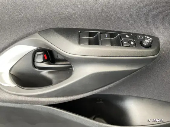 TOYOTA YARIS CROSS I - voiture d'occasion - Photo 36