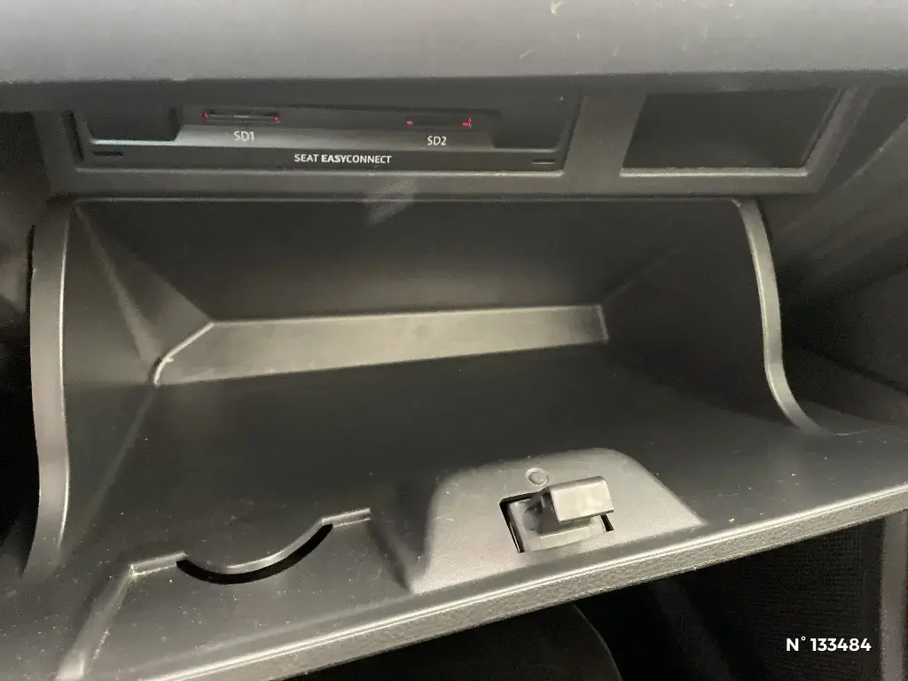 SEAT ARONA - Miniature 23