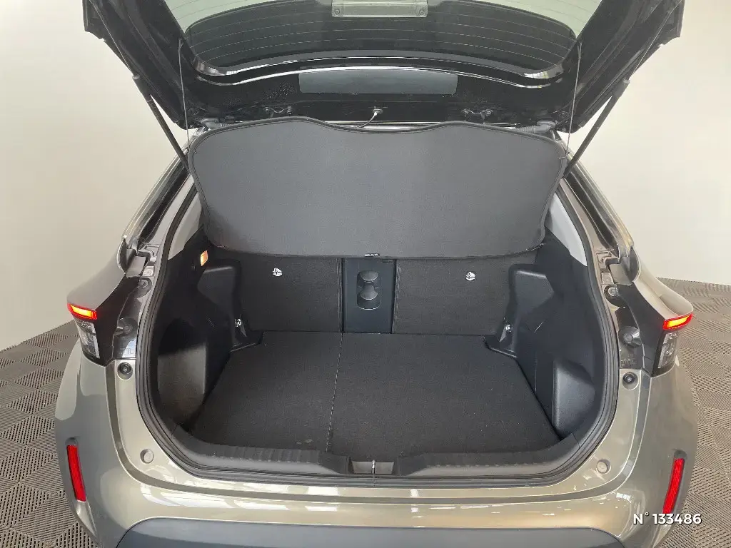 TOYOTA YARIS CROSS I - Miniature 10