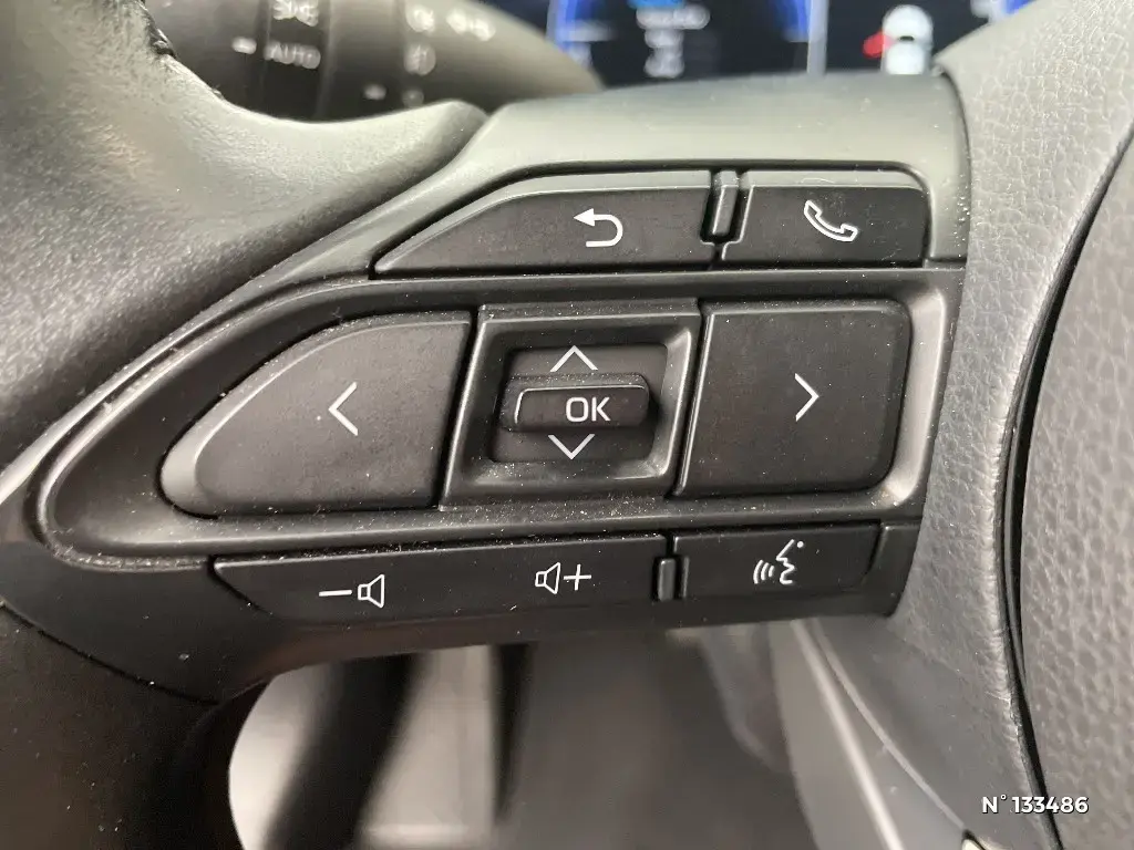 TOYOTA YARIS CROSS I - Miniature 18