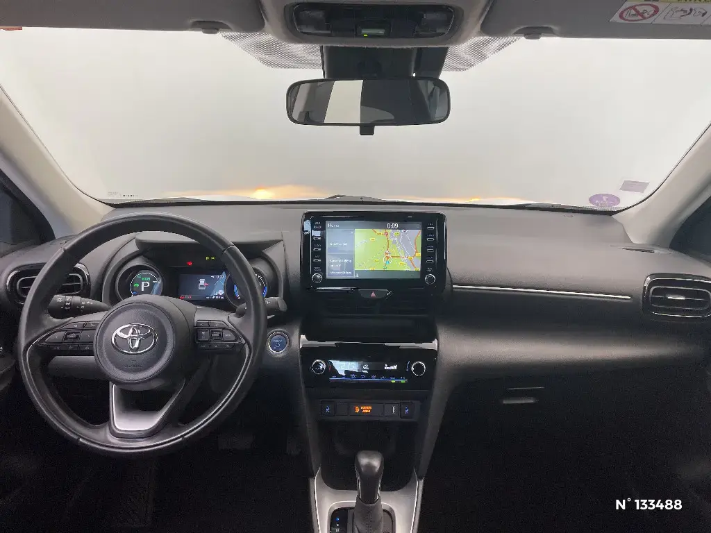 TOYOTA YARIS CROSS I - Miniature 6