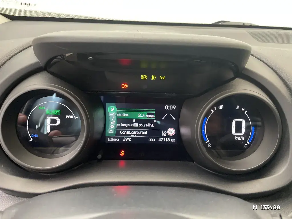 TOYOTA YARIS CROSS I - Miniature 8