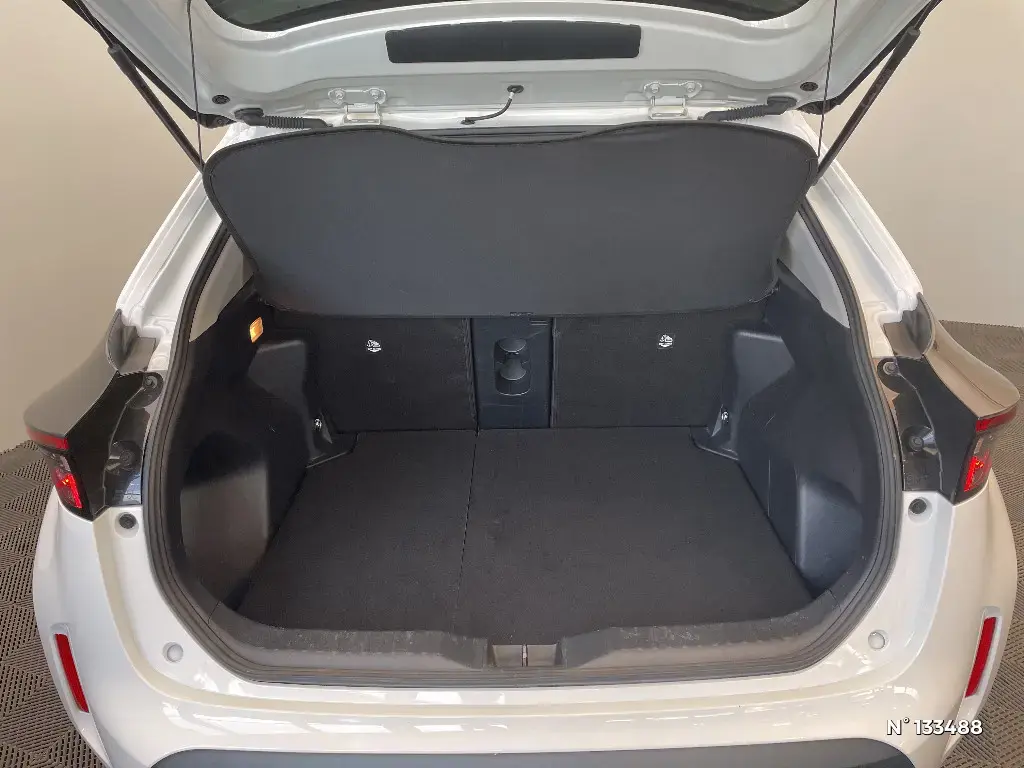 TOYOTA YARIS CROSS I - Miniature 10