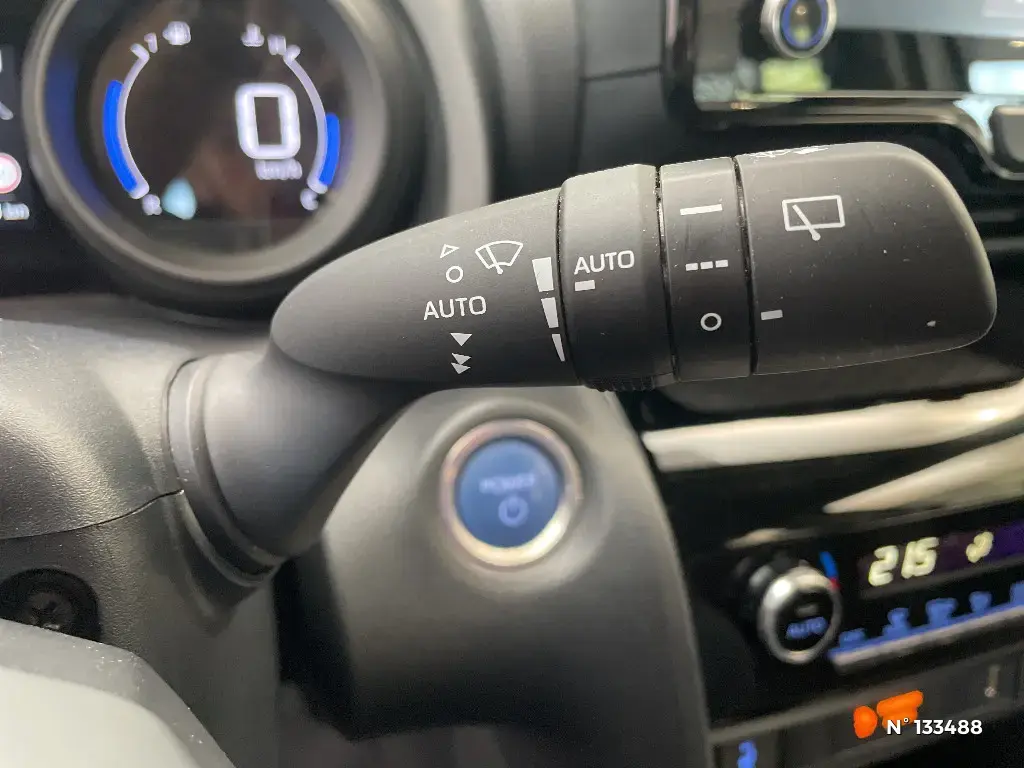 TOYOTA YARIS CROSS I - Miniature 19