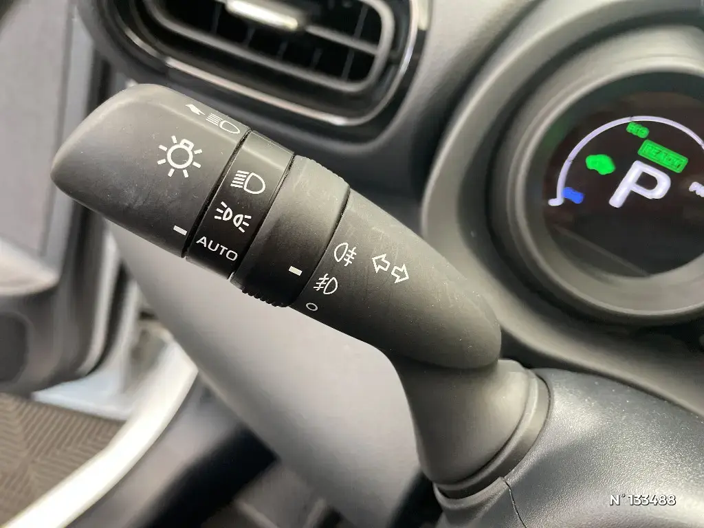 TOYOTA YARIS CROSS I - Miniature 20