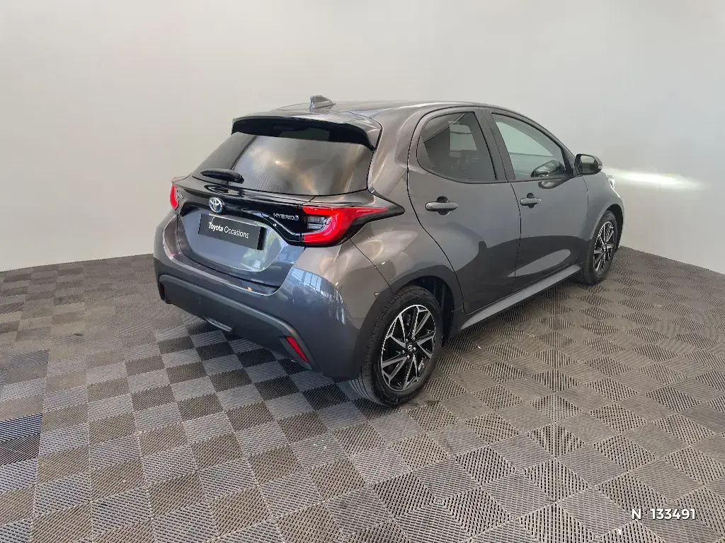 TOYOTA YARIS IV - Miniature 2