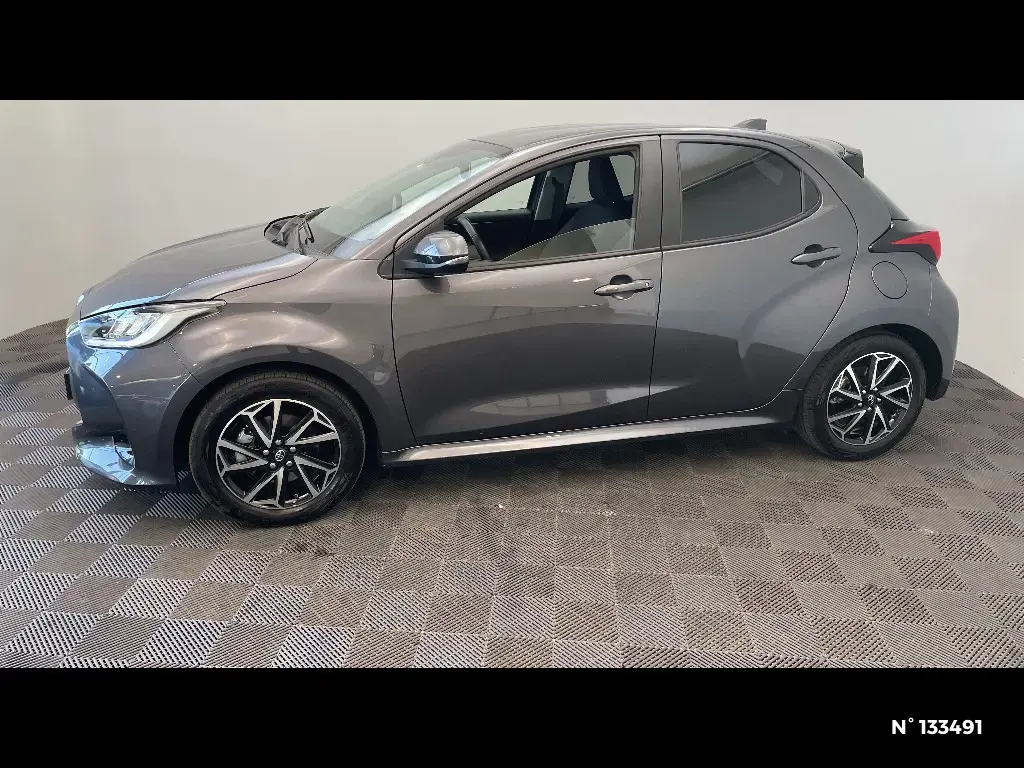 TOYOTA YARIS IV - Miniature 4